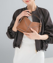 AULENTTI　フロント Vライン バッグ