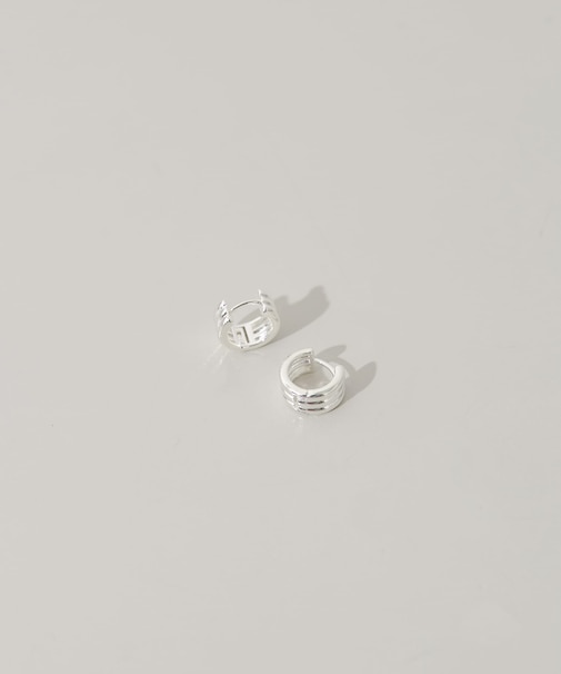 スリーラインミニフープピアス
