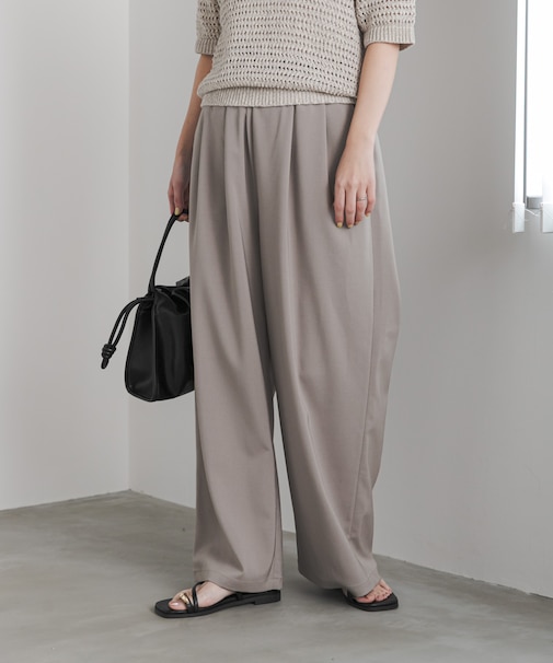 『UR TECH』完声／涼ギャザーワイドパンツ