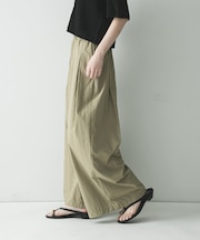 『UR TECH』ギャザーワイドパンツ