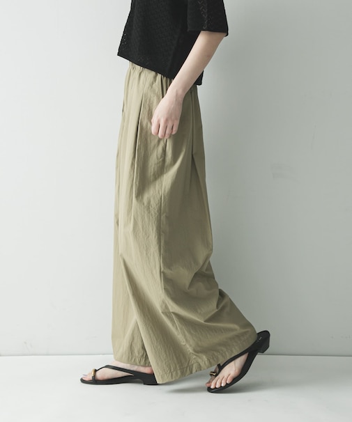 『UR TECH』ギャザーワイドパンツ