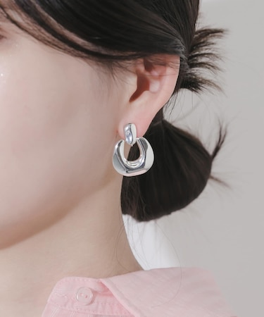 ボリュームメタルUイヤリング