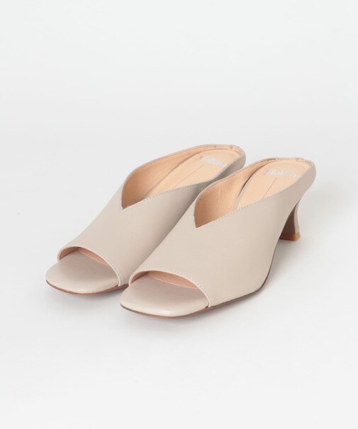 Mollini　Vカットパンプス