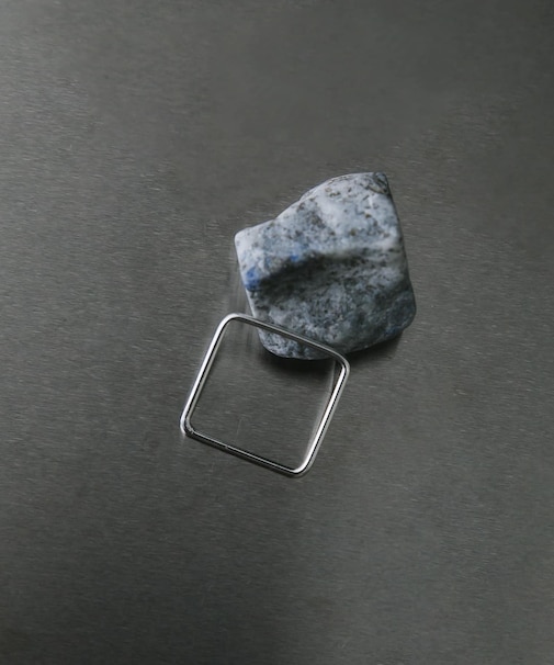 SMELLY so’　slender square ring