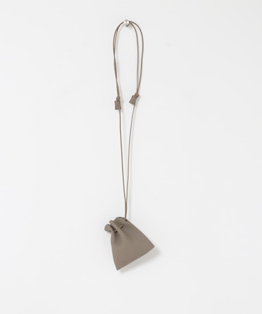 ITTI　HERRIE KINCHAKU POUCH