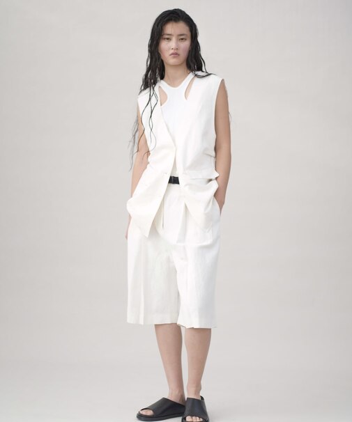 new basic　SILK LINEN GILET