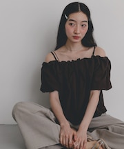 『WEB限定』タックオフショルブラウス