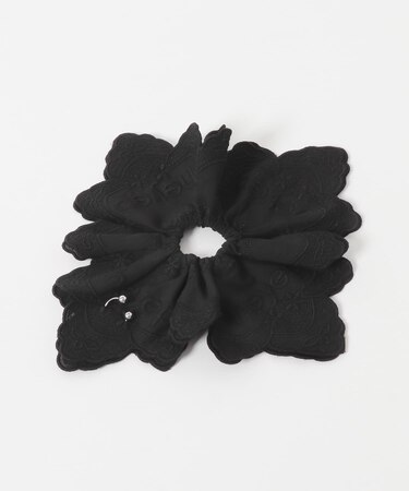 heyep　PIERCED LACE SCRUNCHIE