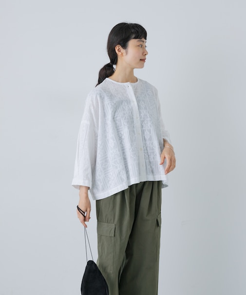 コットンクロス刺しゅうワイドシャツ