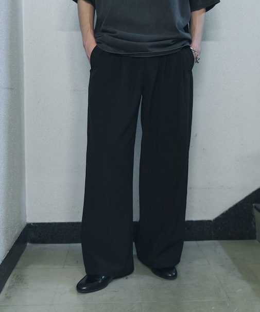 サイドタックワイドスラックス