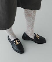 ビッグバックルローファー