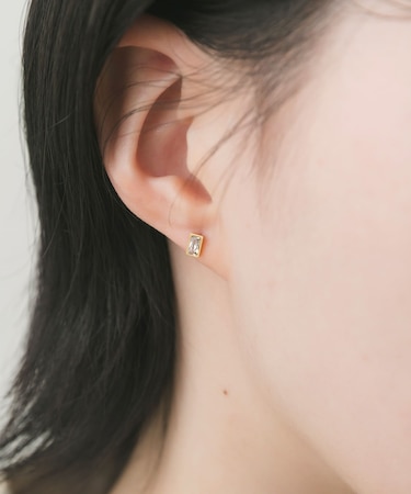ステンレスレクタングルプチビジューピアス