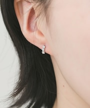 ステンレストリプルスターカーブプチピアス