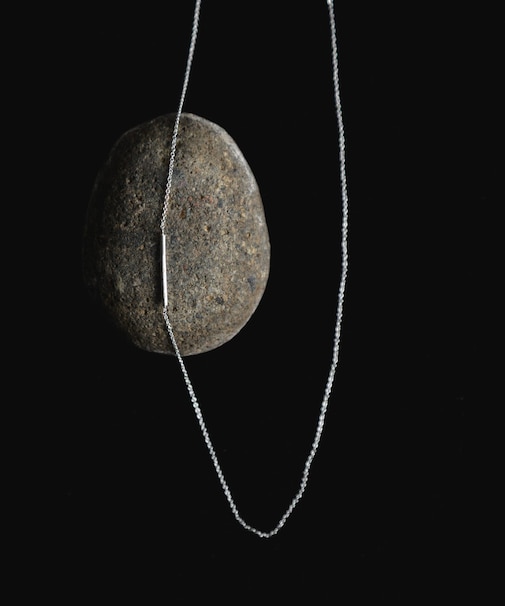 SMELLY so’ asymmetric bar necklace