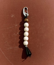 SMELLY so’ wood onyx key charm