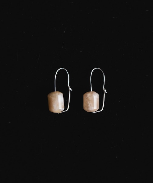 SMELLY so’　sakura agate pierce