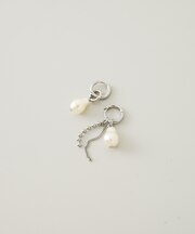 アシンメトリーパールチェーンフープピアス