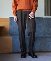 『UR TECH』完声テーパードトラウザー