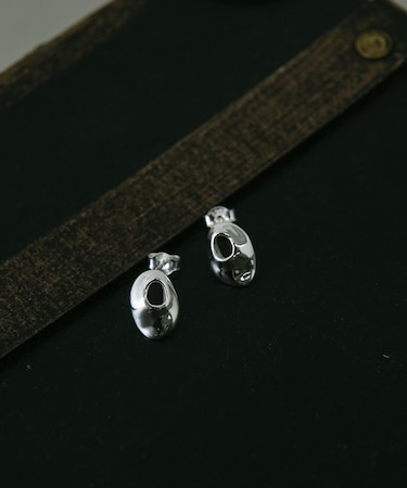SMELLY so’ liquid cut-out pierce