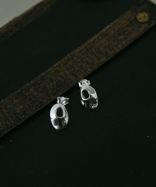 SMELLY so’ liquid cut-out pierce