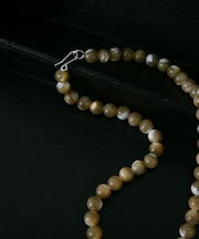 SMELLY so’ mother of pearl necklace