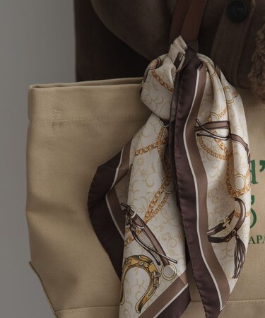 AULENTTI プリントシルクスカーフ