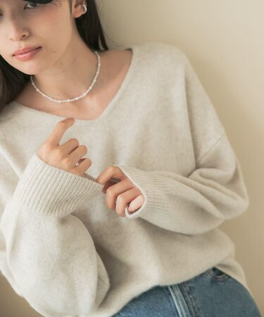 『WEB/一部店舗限定』ボリュームスリーブエアリーVネックニット