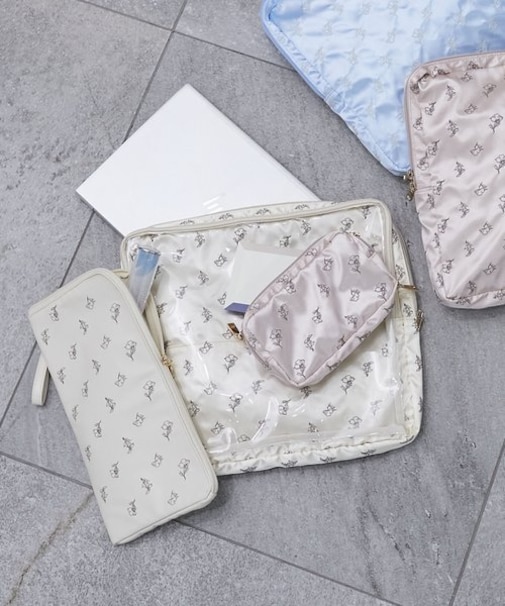 サテンフローラルガジェットポーチ