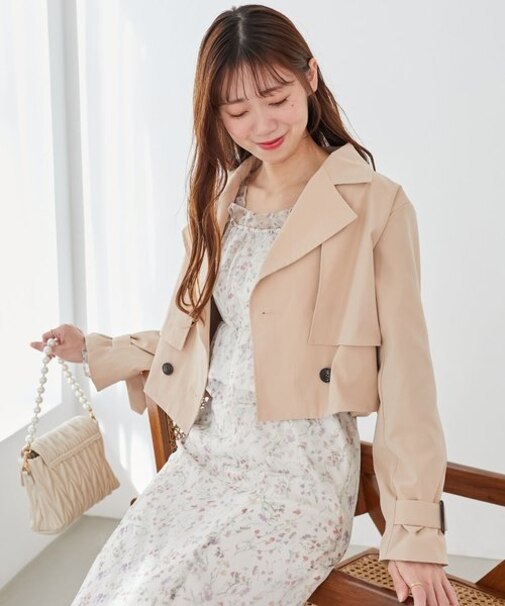 ショートトレンチコート