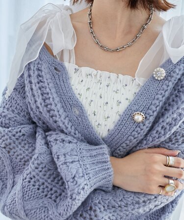 カップ付肩リボンシャーリングキャミ