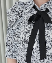 バイカラーリボンタイフリルブラウス