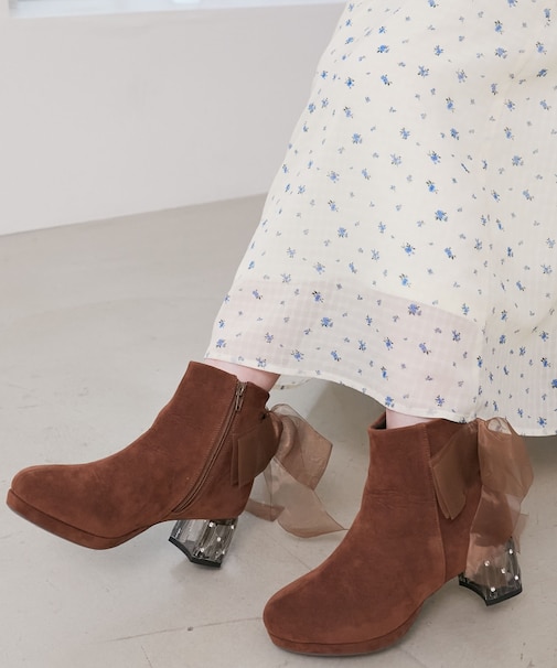 取り外しできるリボンブーツ