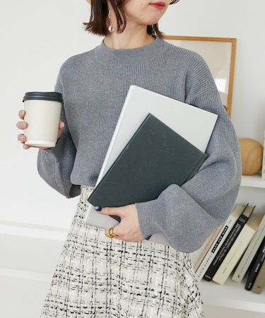 ボリュームスリーブニット