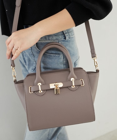 上品ベルトハンドバッグ