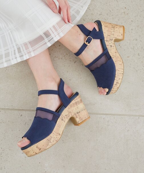 スカラップシアーサンダル