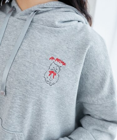 ネコチャン刺繍パーカー