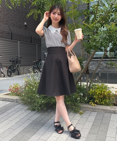 バックレースアップフレアスカート