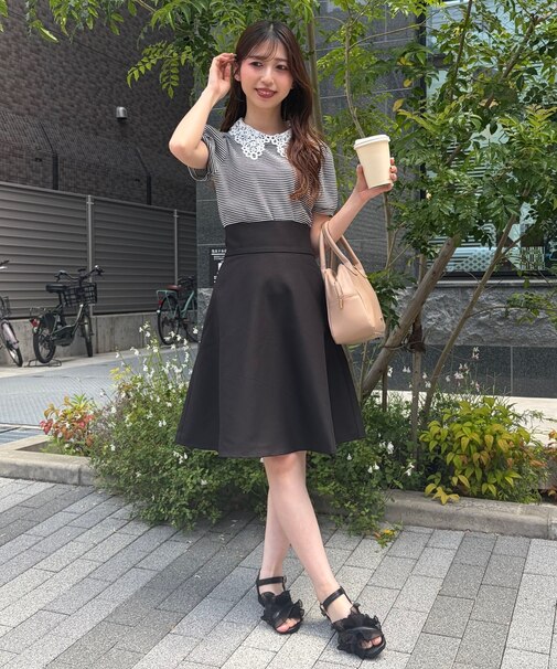 バックレースアップフレアスカート