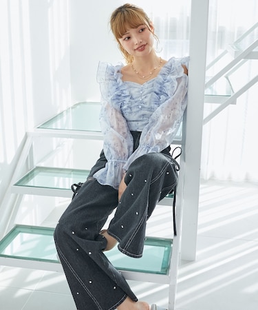 オープンショルダーフリルブラウス