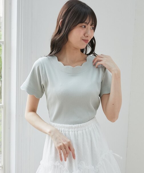 スカラップデザイントップス