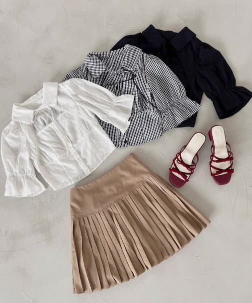 デコルテオープンブラウス