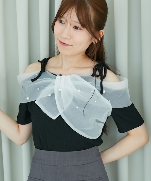 キラキラビジューオフショルトップス
