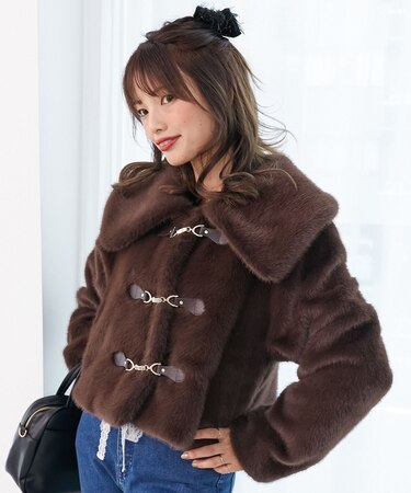 ビット付きフワフワショートコート