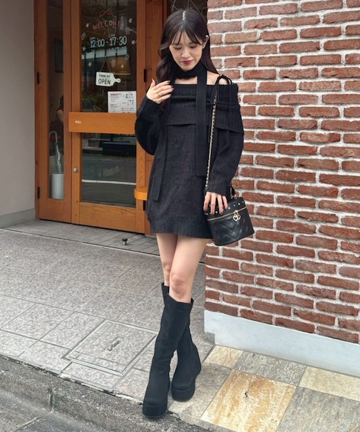 チョーカー付きオフショルミニワンピ