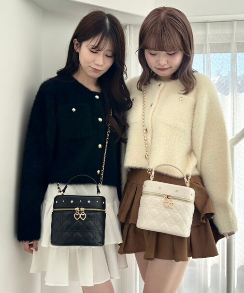 ポケット付きフェザークルーカーデ