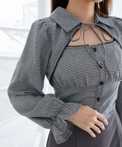 ∞デコルテオープン長袖ブラウス