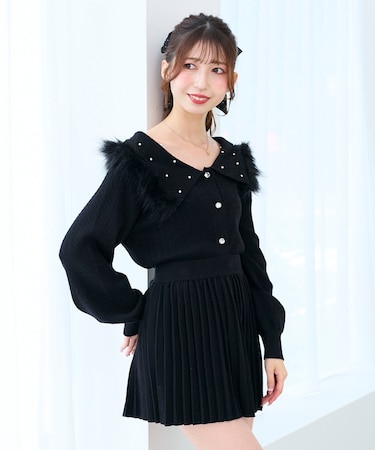 フェイクファー付きキラキラ襟ニット