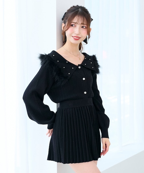 フェイクファー付きキラキラ襟ニット