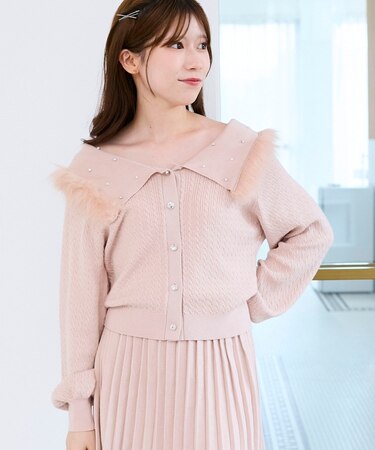 フェイクファー付きキラキラ襟ニット