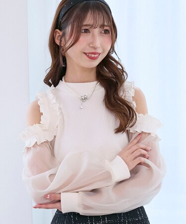 オープンショルダーフリルカットトップス